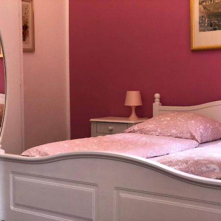 Pension Stadtmitte Garni คาร์ลสรูเฮอ ภายนอก รูปภาพ