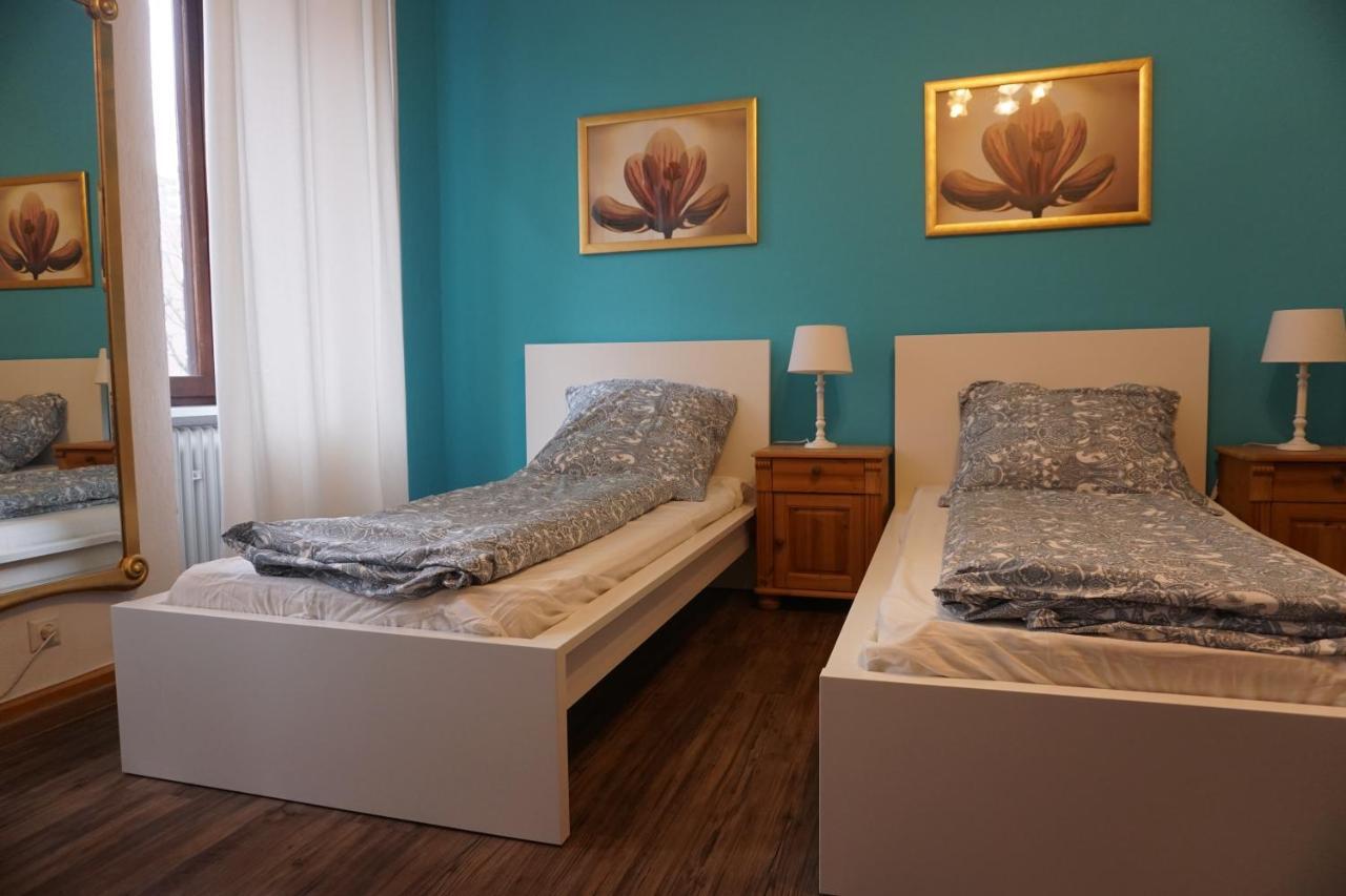 Pension Stadtmitte Garni คาร์ลสรูเฮอ ภายนอก รูปภาพ