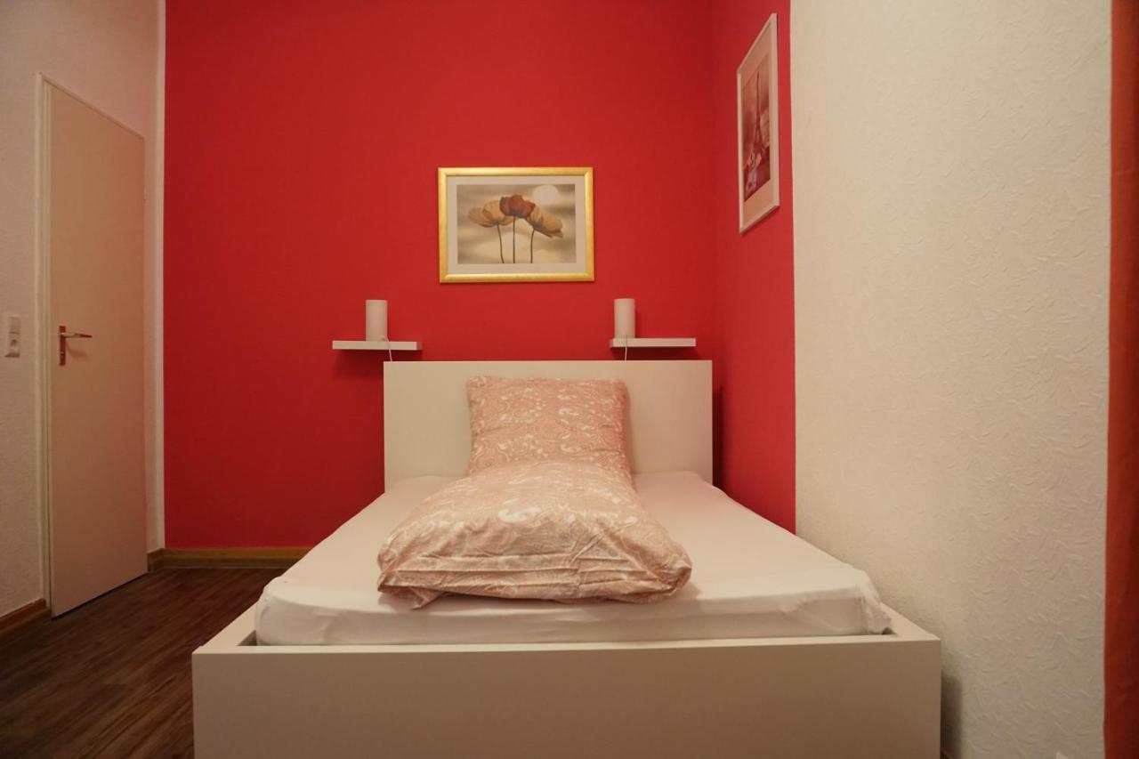 Pension Stadtmitte Garni คาร์ลสรูเฮอ ภายนอก รูปภาพ