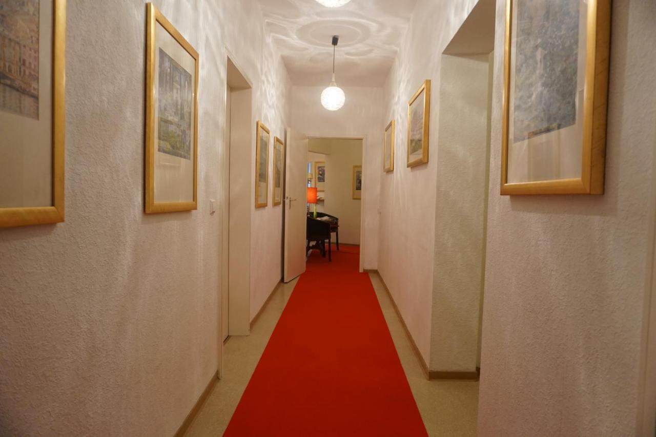 Pension Stadtmitte Garni คาร์ลสรูเฮอ ภายนอก รูปภาพ