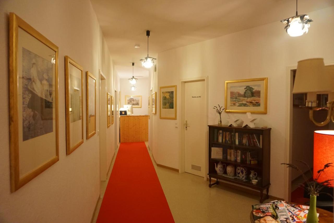 Pension Stadtmitte Garni คาร์ลสรูเฮอ ภายนอก รูปภาพ